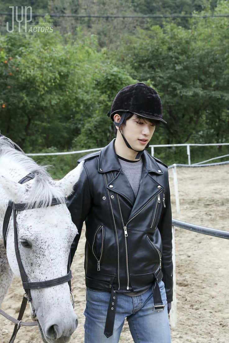 got7 jinyoung horse 5 Korean Male Celebrities Competing In Cuteness With Adorable Pets